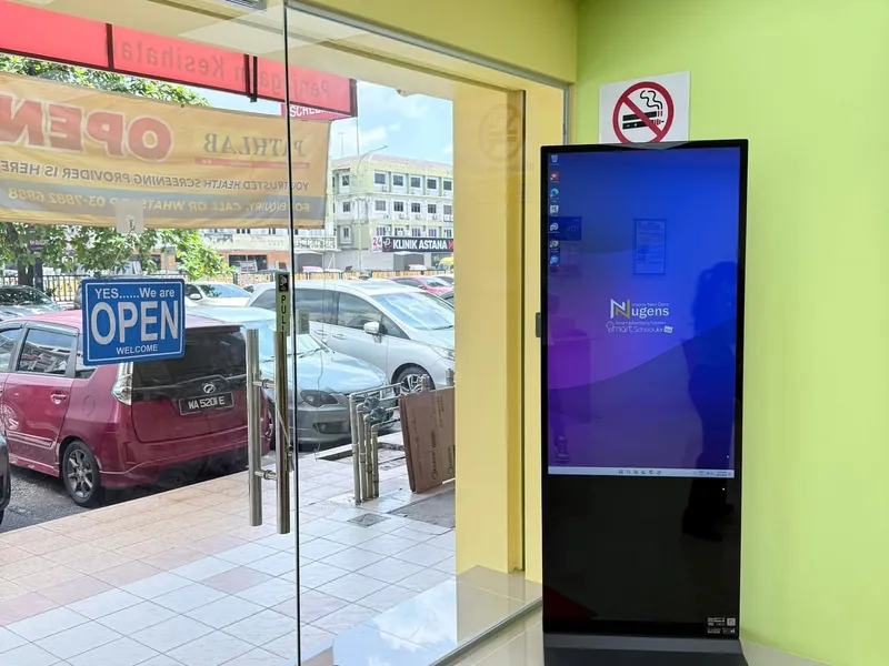 Pathlab storefront digital standee Ara Damansara
